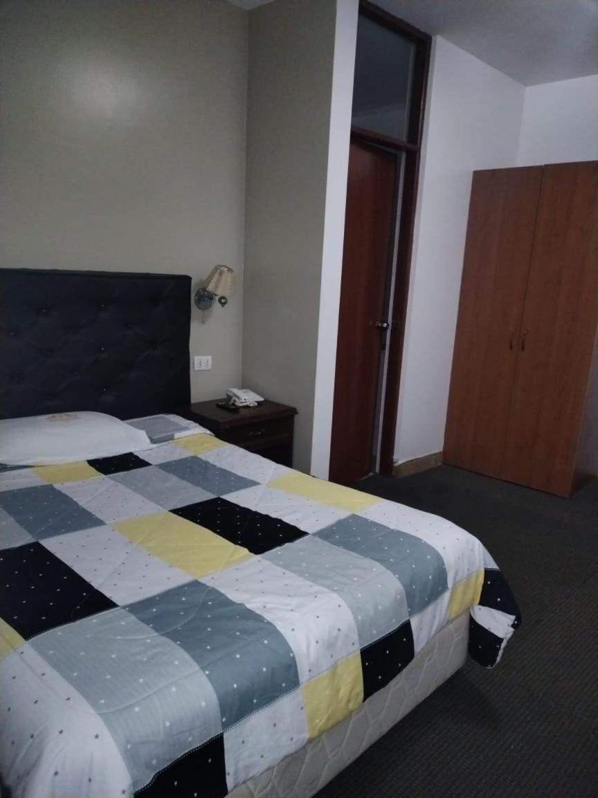 Venecia Hotel Carrion トルヒーリョ エクステリア 写真