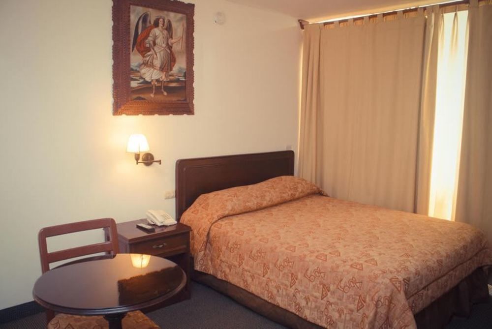 Venecia Hotel Carrion トルヒーリョ エクステリア 写真