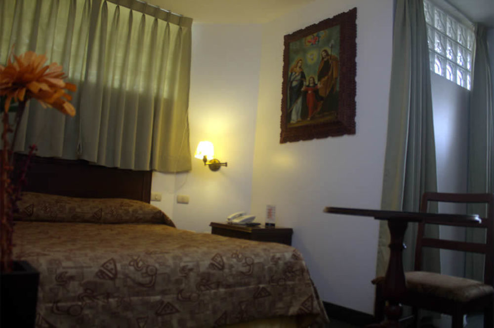 Venecia Hotel Carrion トルヒーリョ エクステリア 写真