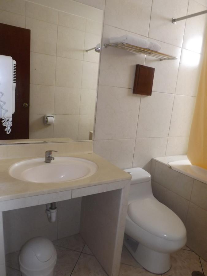 Venecia Hotel Carrion トルヒーリョ エクステリア 写真